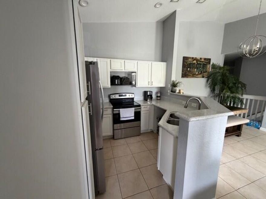 Meticulously maintained Premium with resort-style amenities. Community & 2 story townhouse, END UNIT, light and bright, 2 bd, 2 bath + attached 1 car garage. Thousand Oaks community features premium resort style amenities. All entry points & gate access are manned by 24-hour security. This neighborhood features a long list of premium resort-style amenities includes, club house, heated pool, tennis courts, full-size basketball courts, a fitness center, a tot play area and an aqua lot (kiddie pool) exclusively for residents and their guests. Very easy access to I-95, close to Palm Beach Gardens mall and a few minutes to downtown, dining, golf and pristine beaches are only 4 miles away!