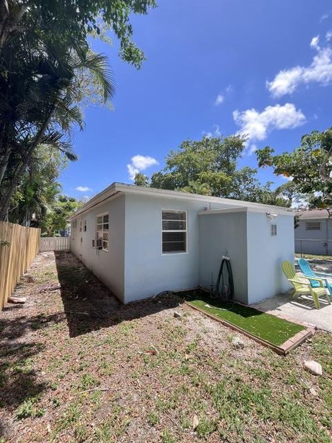 Duplex in Fort Lauderdale FL 813 Himmarshee St St 4.jpg