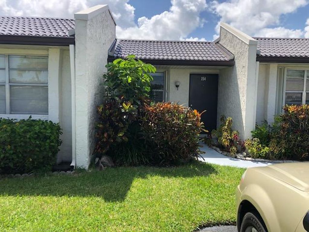 Photo of 254 Lake Constance Drive, West Palm Beach, FL 33411 (MLS # R10736250)