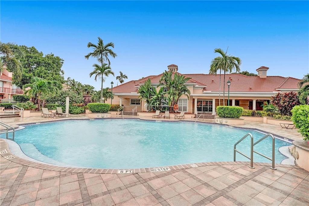 TIERRA VERDE - Residential