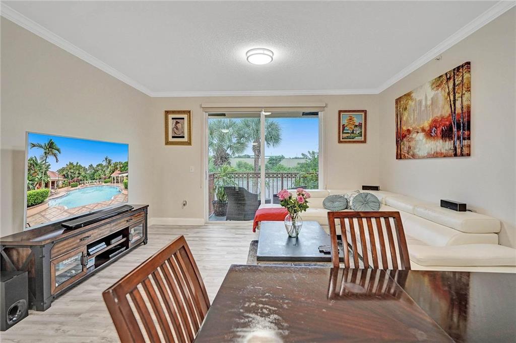 TIERRA VERDE - Residential