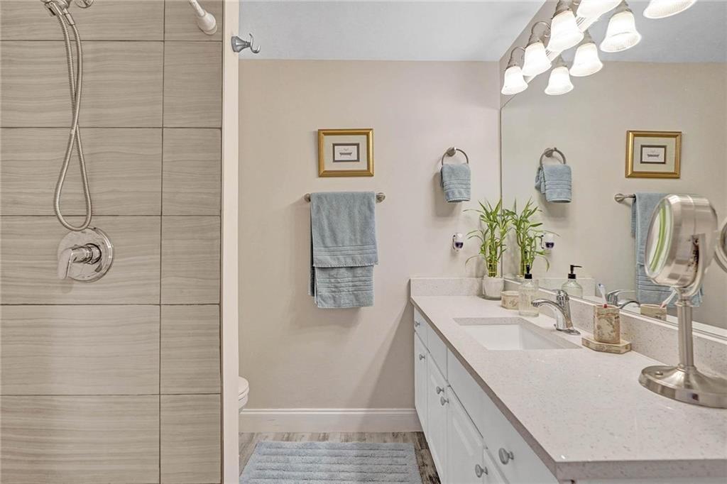 TIERRA VERDE - Residential