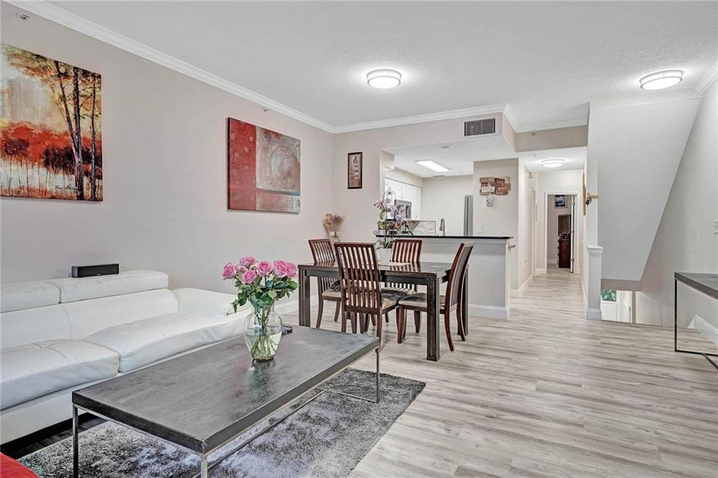 TIERRA VERDE - Residential