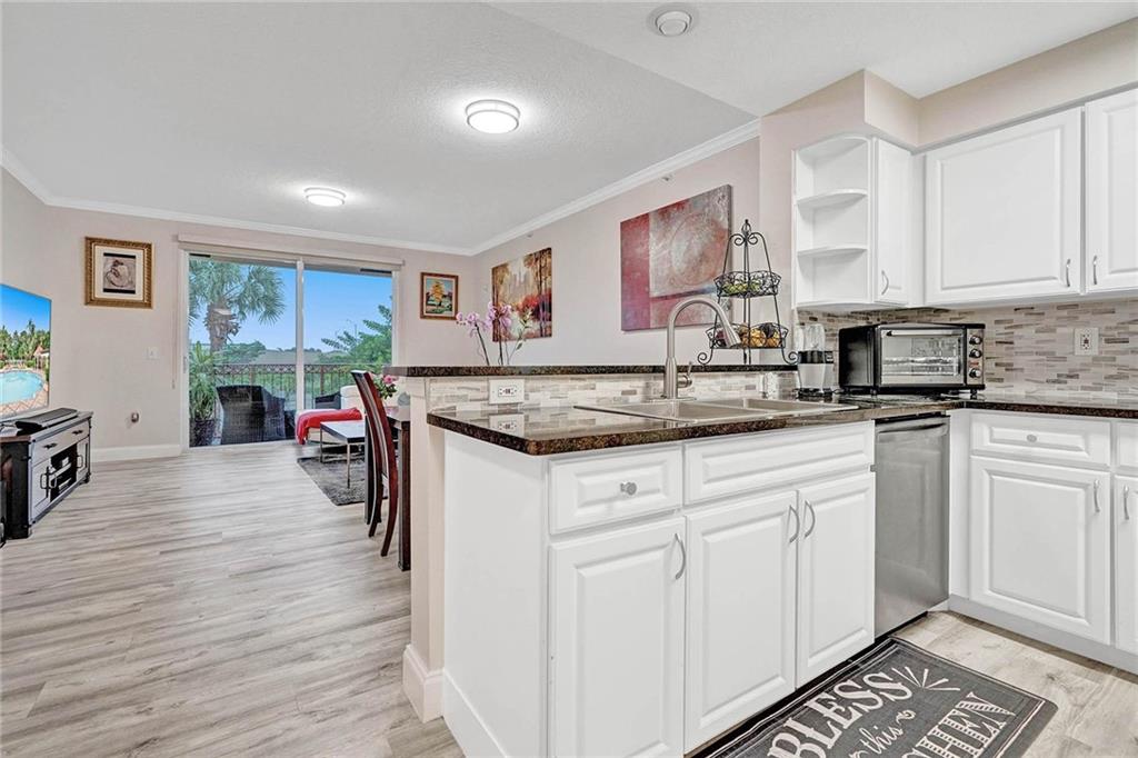 TIERRA VERDE - Residential