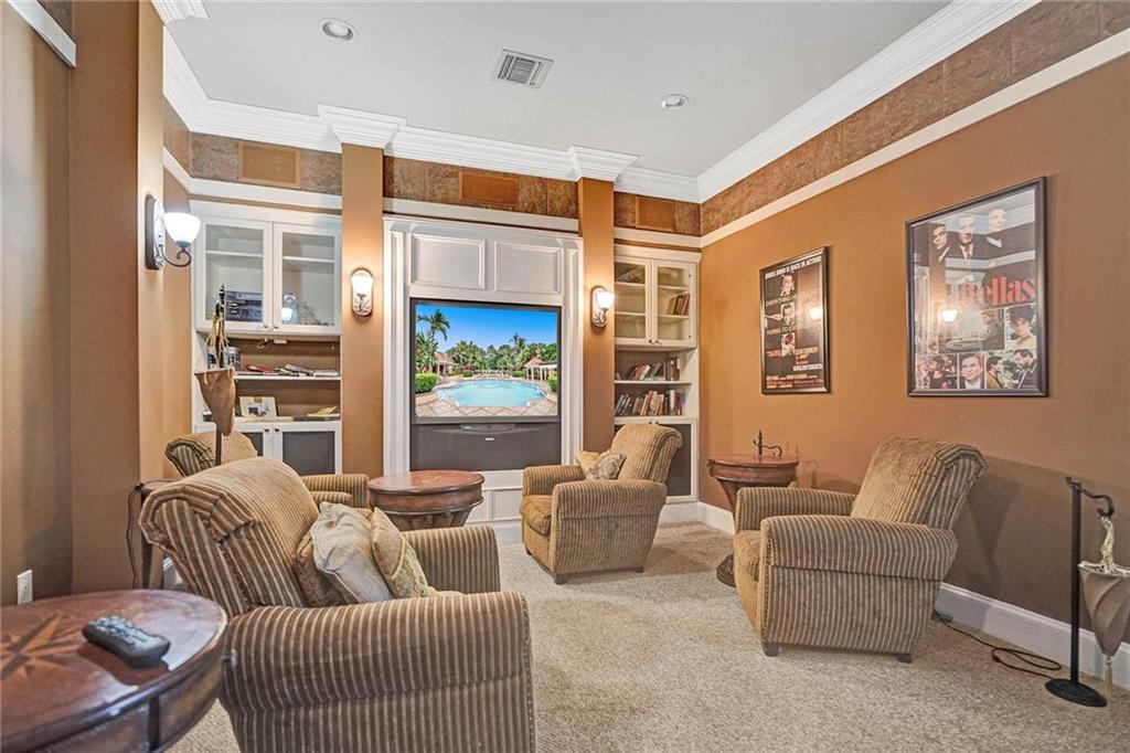 TIERRA VERDE - Residential