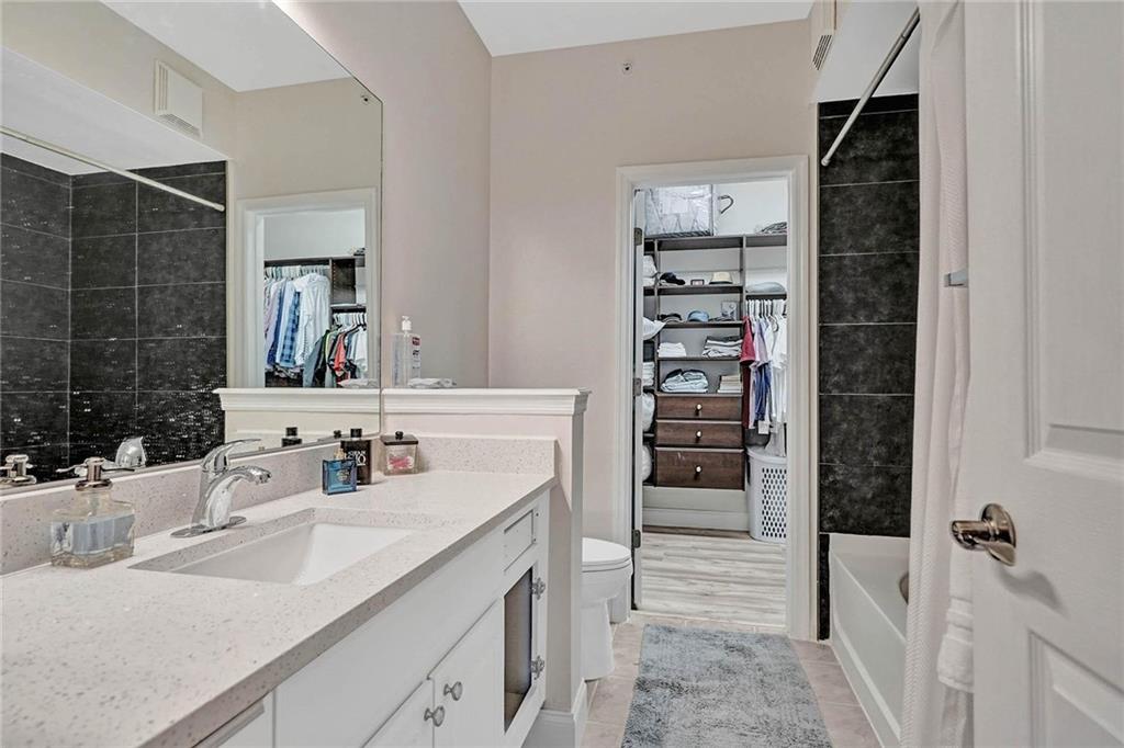 TIERRA VERDE - Residential