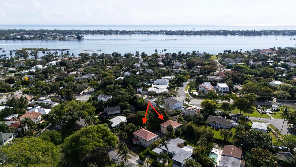 Photo of 322 Westminster Road, West Palm Beach, FL 33405 (MLS # B26019515)