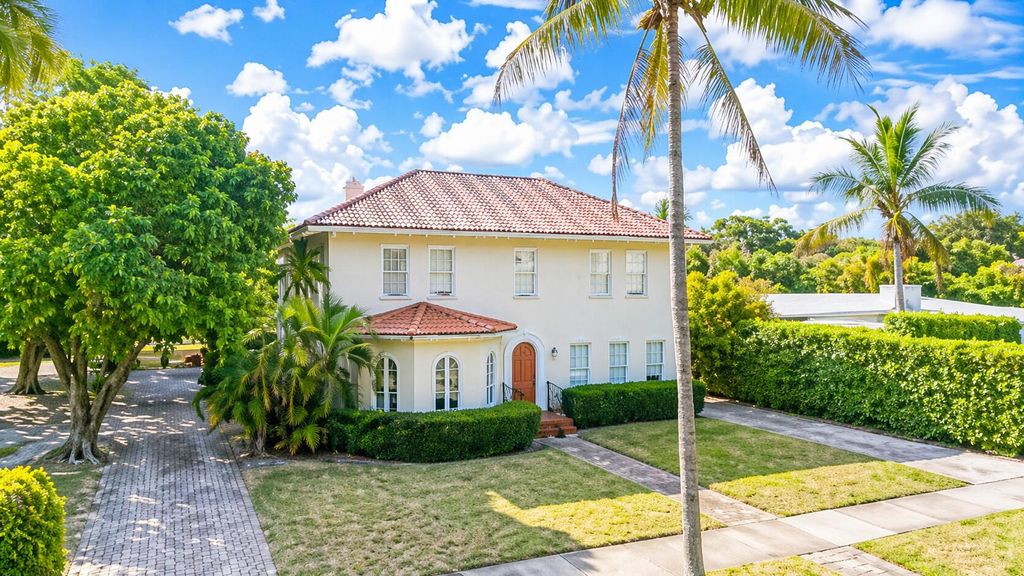 Photo of 322 Westminster Road, West Palm Beach, FL 33405 (MLS # B26019515)