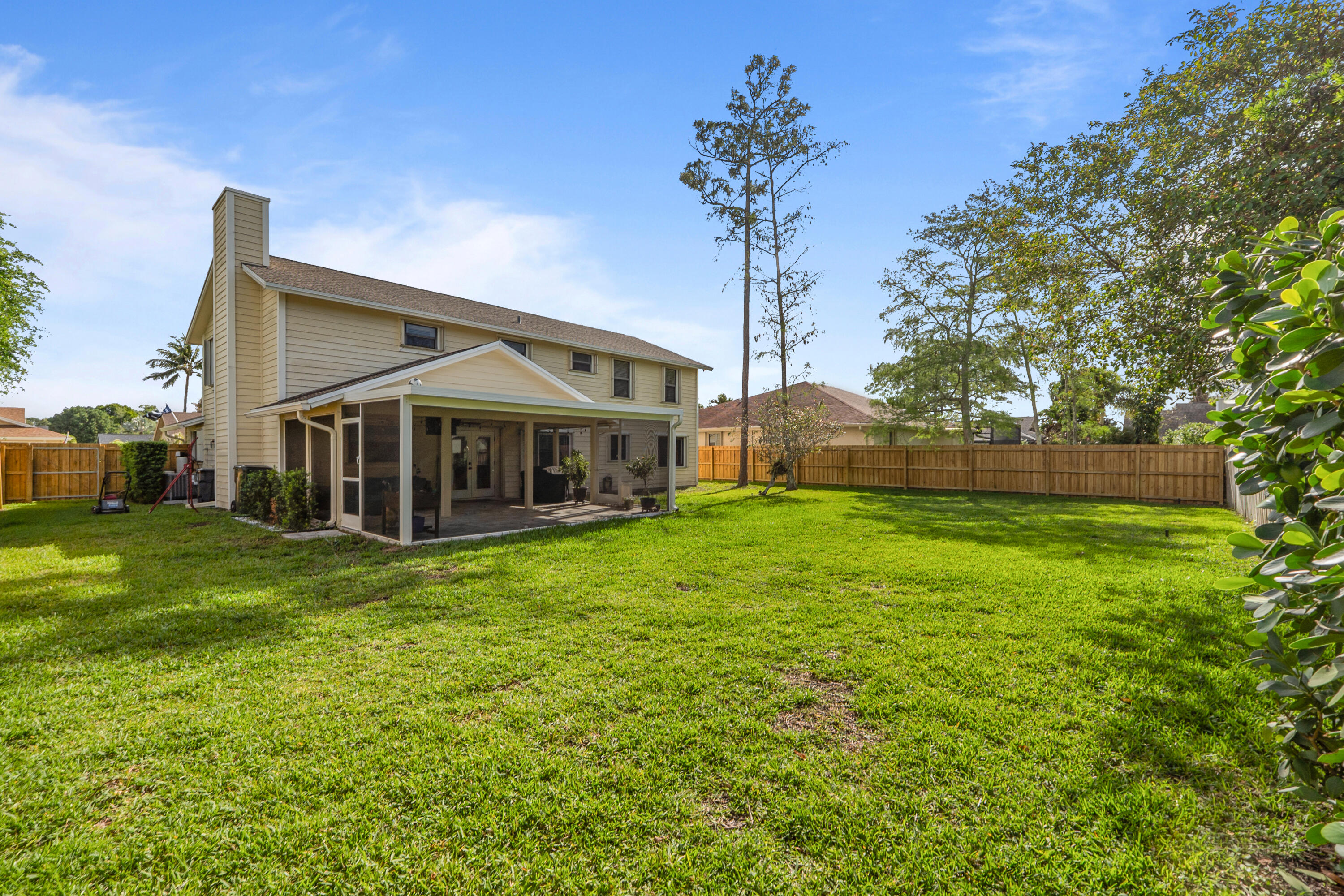 SUGAR POND MANOR OF WELLINGTON - Residential