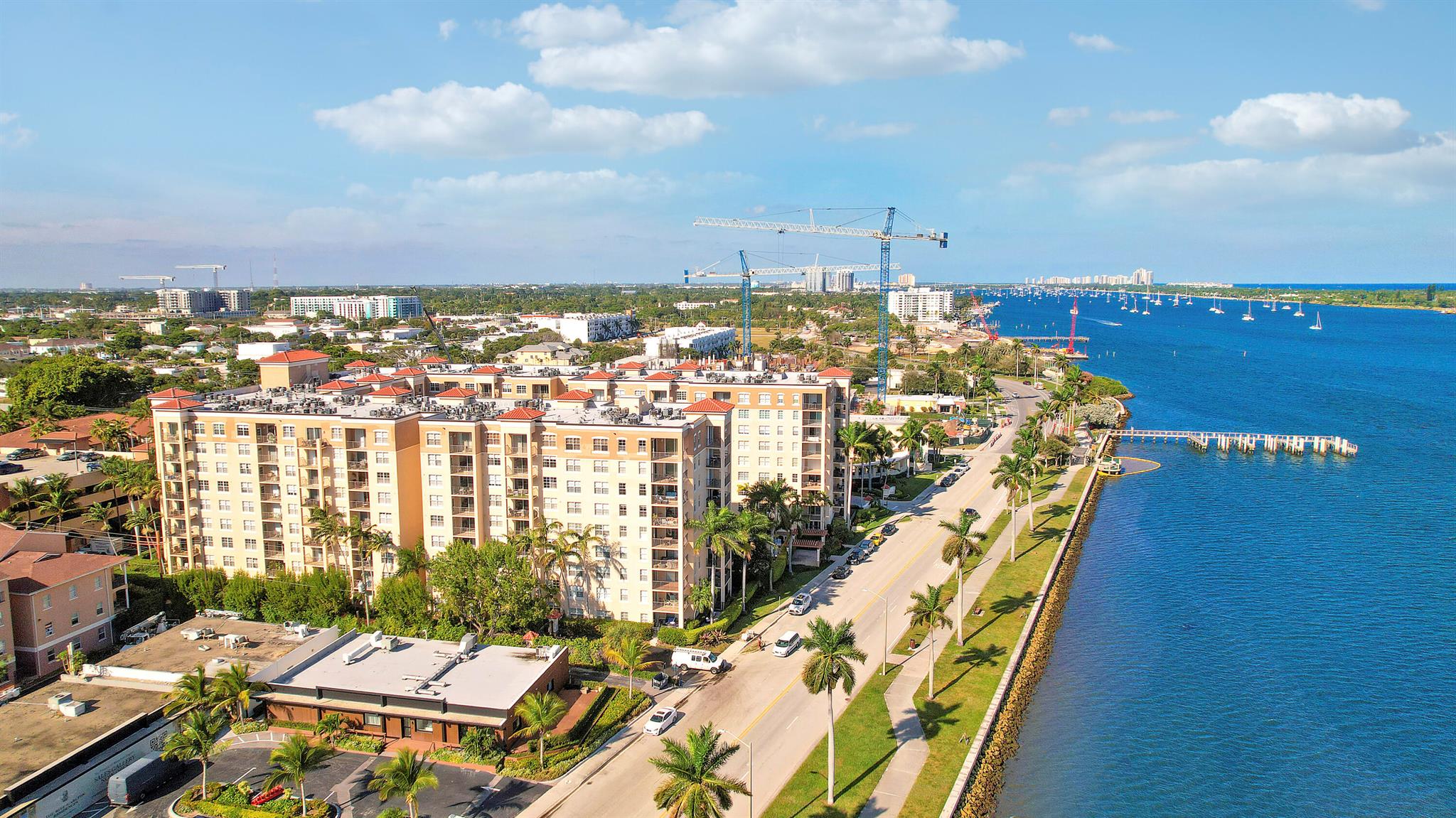 FLAGLER POINTE CONDOMINIU - Residential