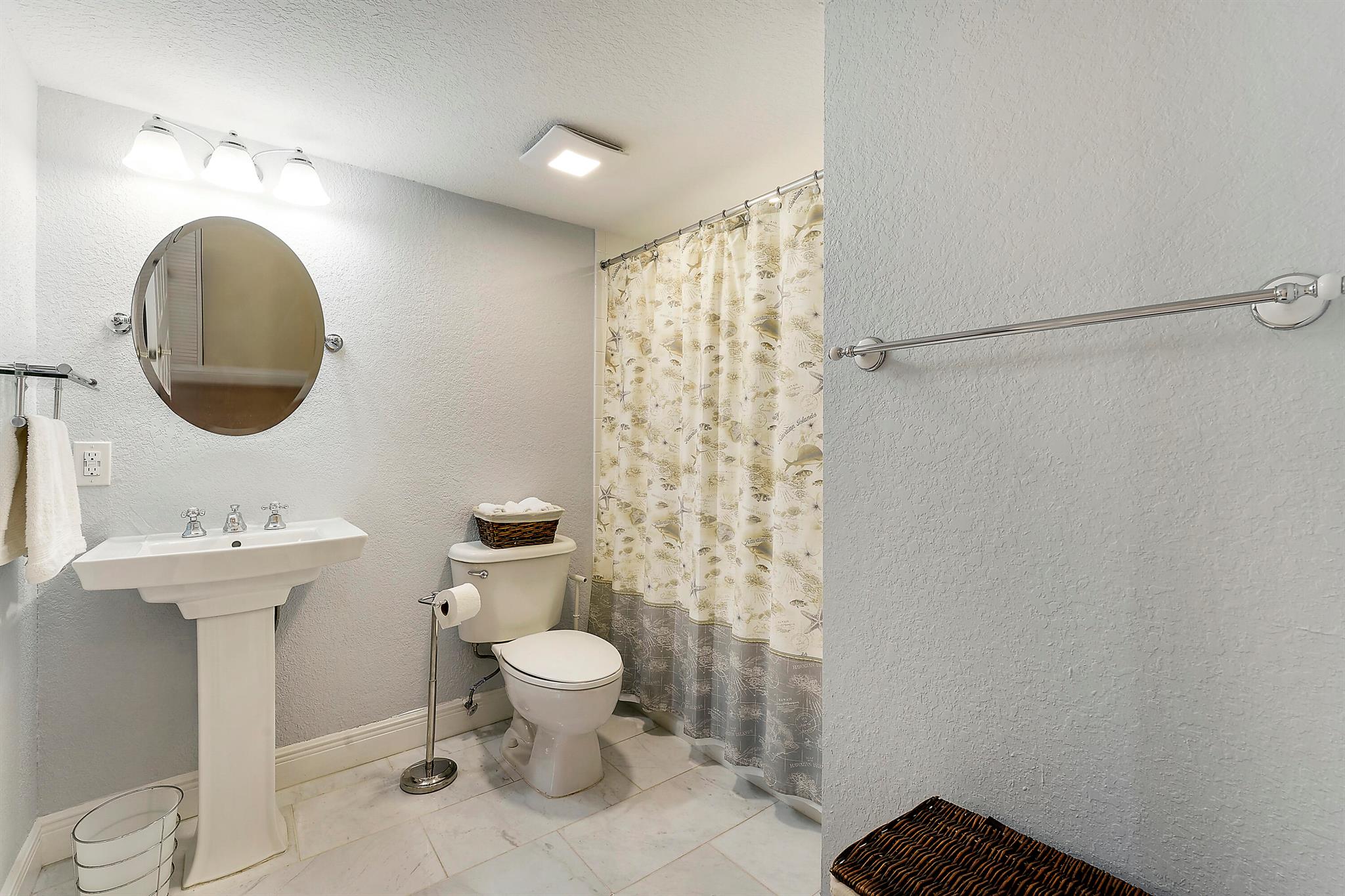 FLAGLER POINTE CONDOMINIU - Residential