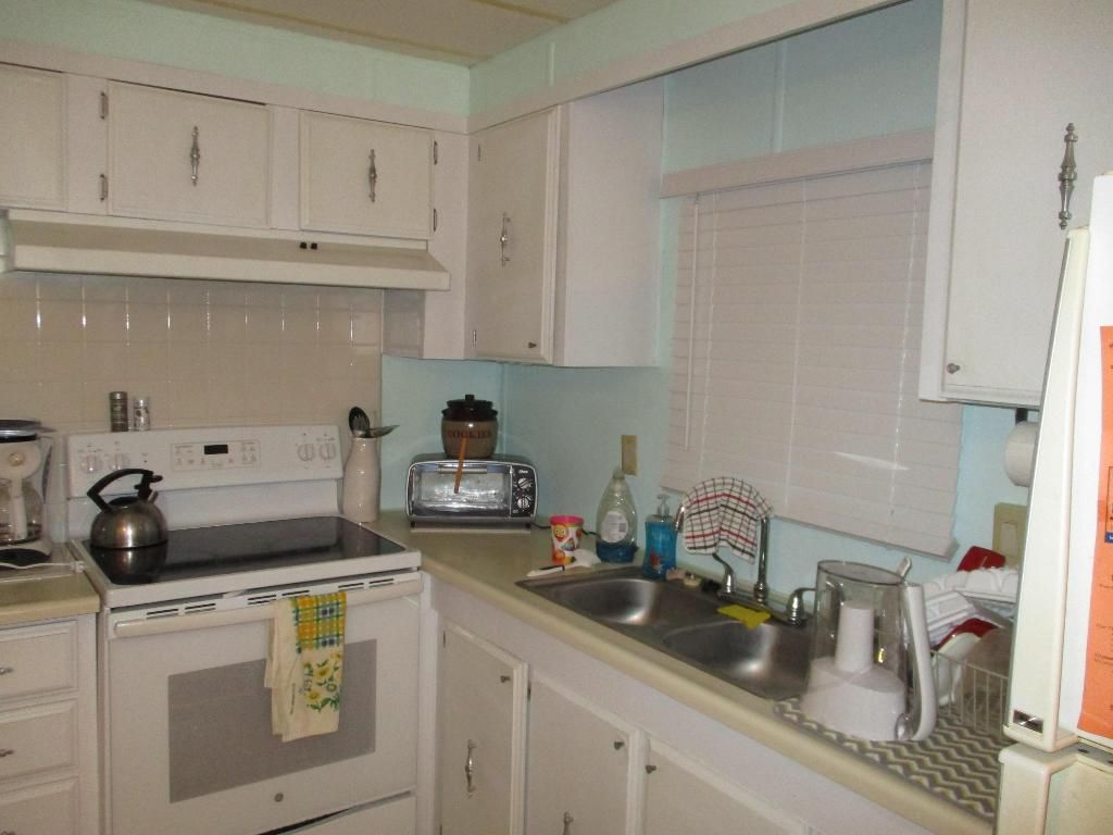 Photo of 7915 SE Independence Avenue, Hobe Sound, FL 33455 (MLS # R11135821)