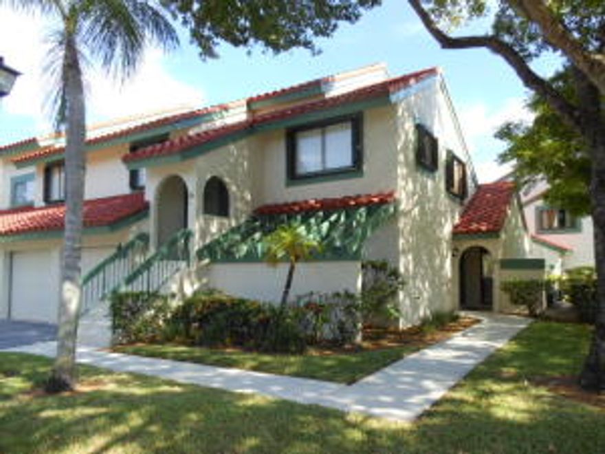 SINGLE STORY LAKEFRONT END UNIT IN PGA NATIONAL - HOME OF THE HONDA CLASSIC. LARGE MASTER BEDROOM WITH WALK-IN CLOSET. TILED EXCEPT FOR BEDROOMS. KITCHEN HAS ROOM FOR BISTRO TABLE. SEPARATE LAUNDRY ROOM. PATIO IS LARGE AND PRIVATE. CONDO HAS NORTH/SOUTH EXPOSURE SO NO DIRECT SUN INTO UNIT. ATTACHED 1 CAR GARAGE WITH LARGE STORAGE ROOM. ADDITIONAL PARKING AREA IS RIGHT AT THE FRONT DOOR. UNDER 25LB PETS ALLOWED. NICE COMMUNITY POOL WITH PLENTY OF SEATING. MASTERS PARK WITH WALKING TRAIL IS NEXT TO COMMUNITY. GOLF & SOCIAL MEMBERSHIPS AVAILBLE BUT NOT MANDATORY.