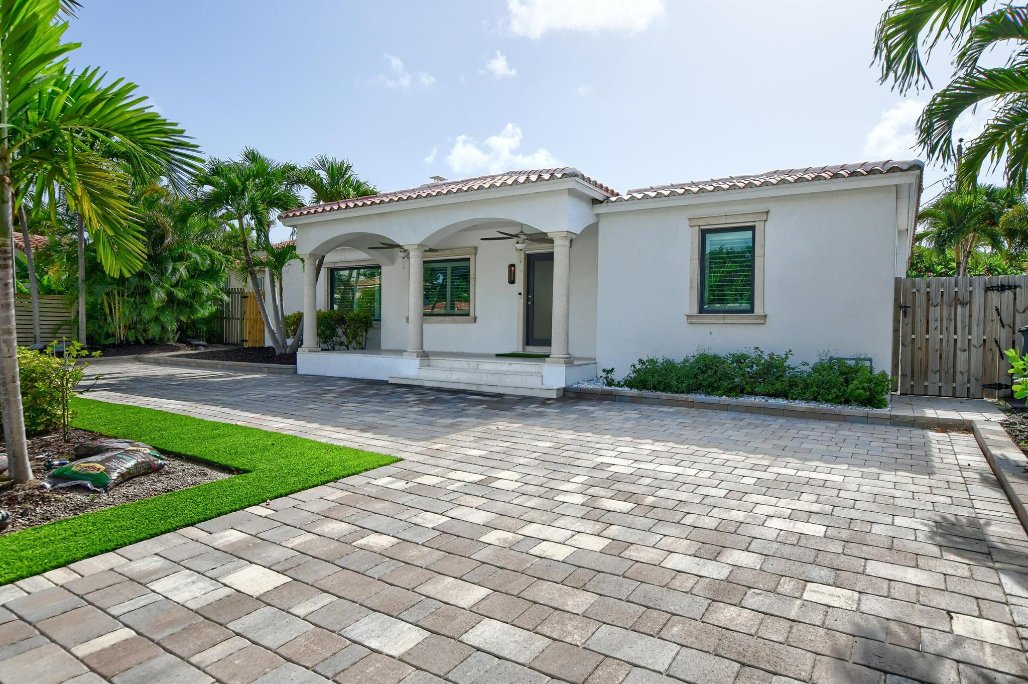 BOCA RATON RIVIERA UNIT A - Residential