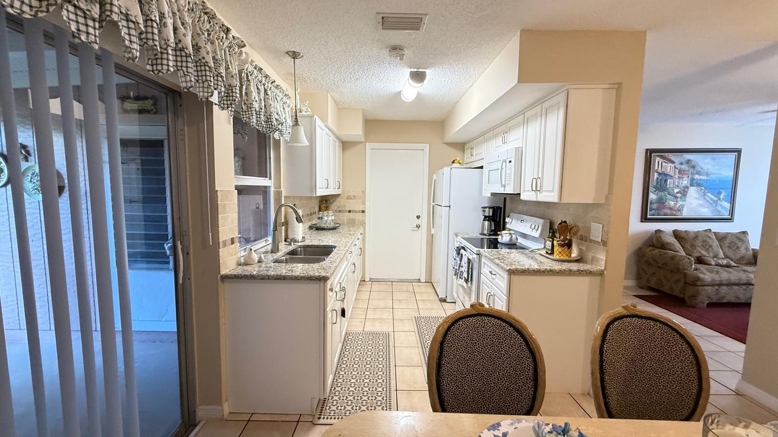 RIVER PARK UNIT 7 - Residential Lease