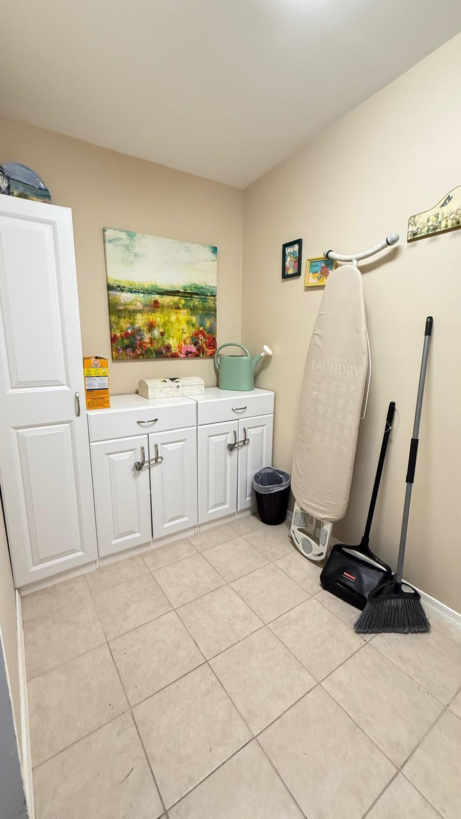 RIVER PARK UNIT 7 - Residential Lease