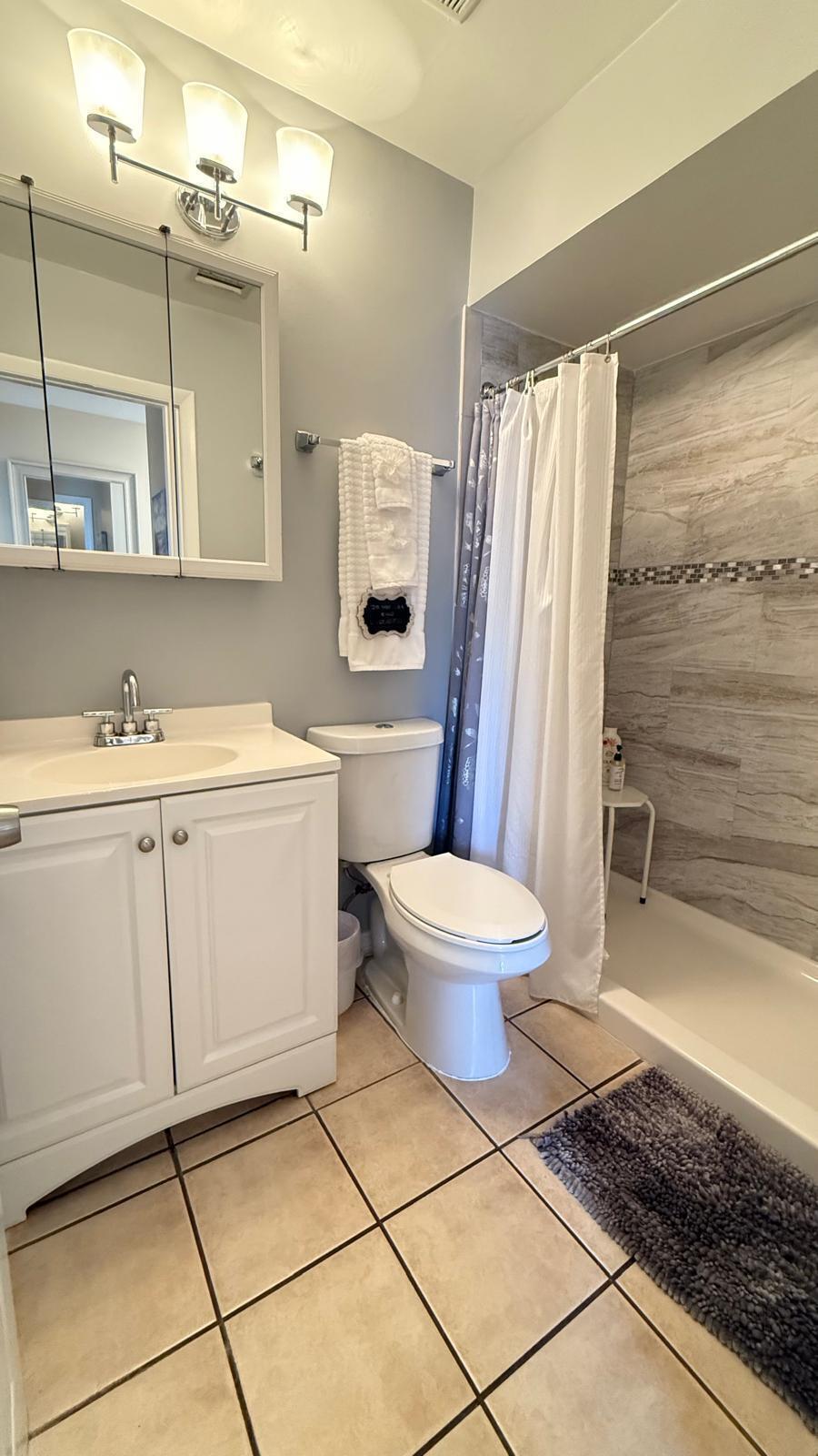 RIVER PARK UNIT 7 - Residential Lease