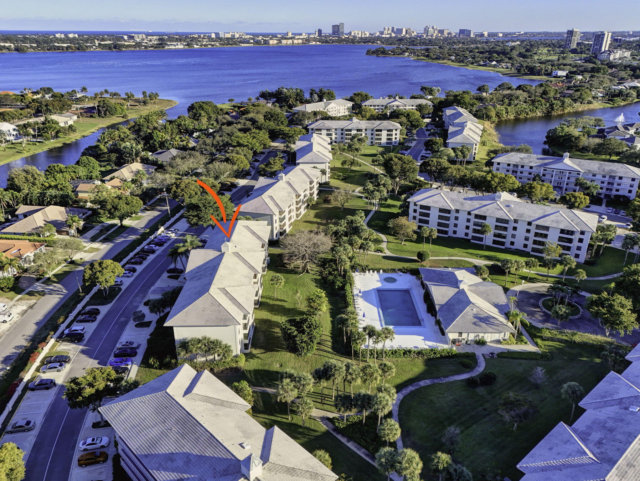 WHITEHALL CONDO OF THE LANDS OF THE PRESIDENT - Residential