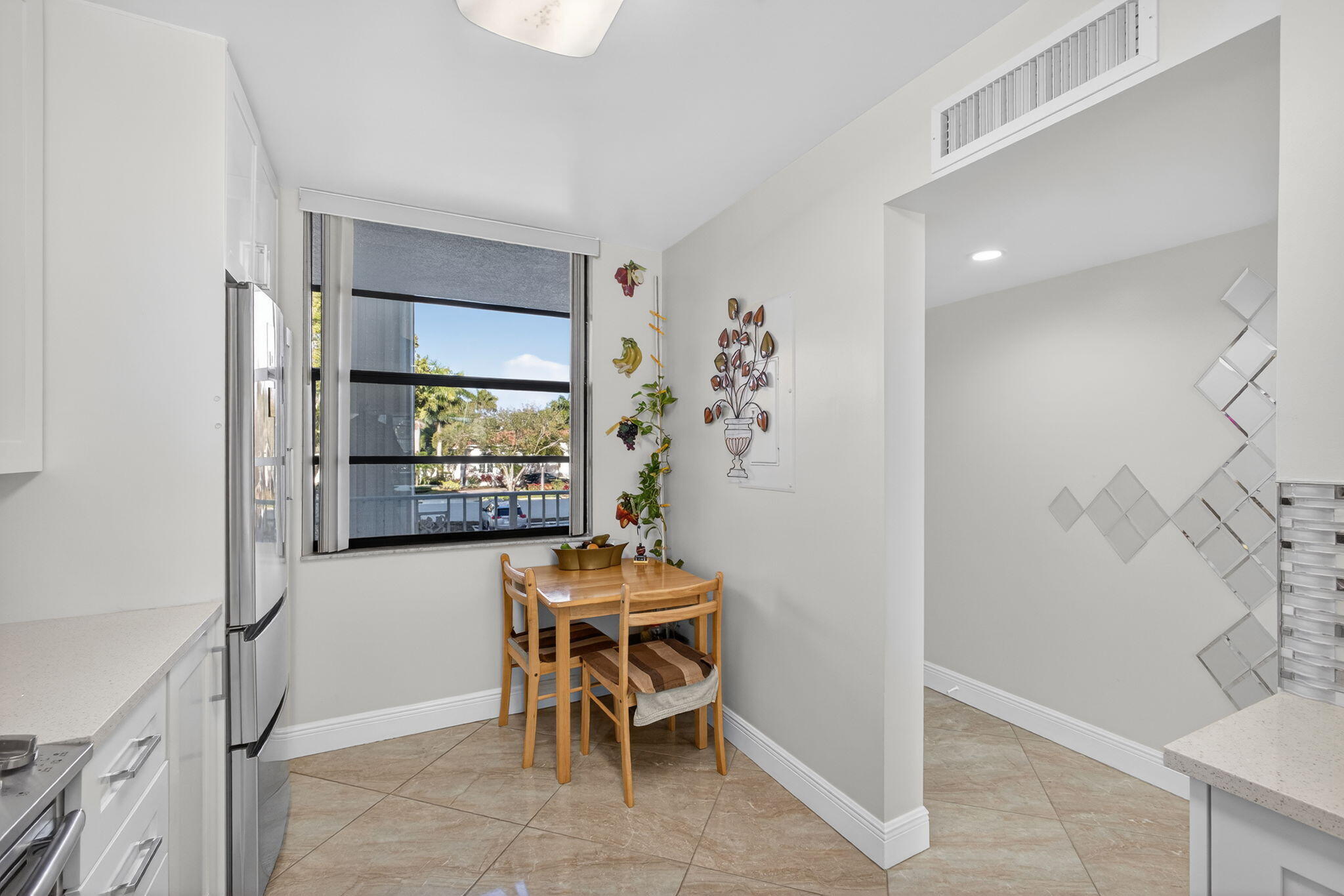 WHITEHALL CONDO OF THE LANDS OF THE PRESIDENT - Residential