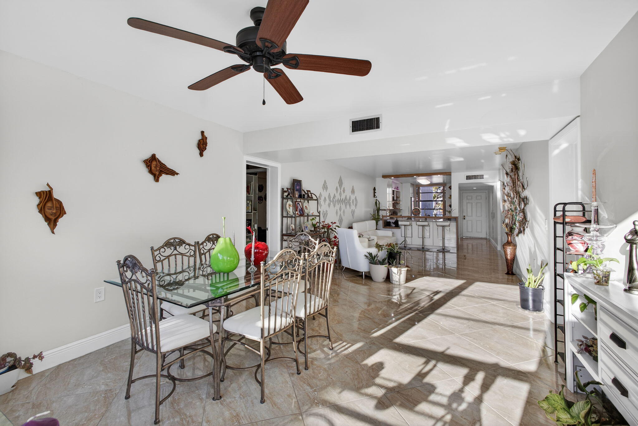 WHITEHALL CONDO OF THE LANDS OF THE PRESIDENT - Residential