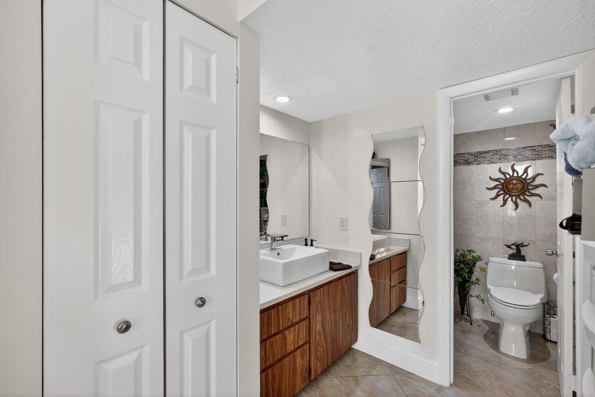 WHITEHALL CONDO OF THE LANDS OF THE PRESIDENT - Residential