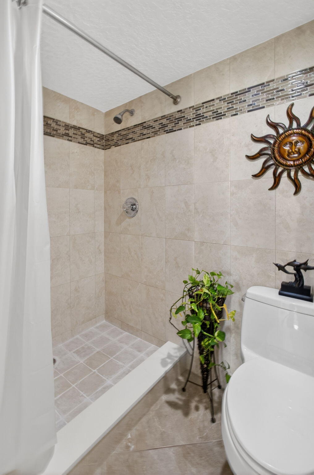 WHITEHALL CONDO OF THE LANDS OF THE PRESIDENT - Residential