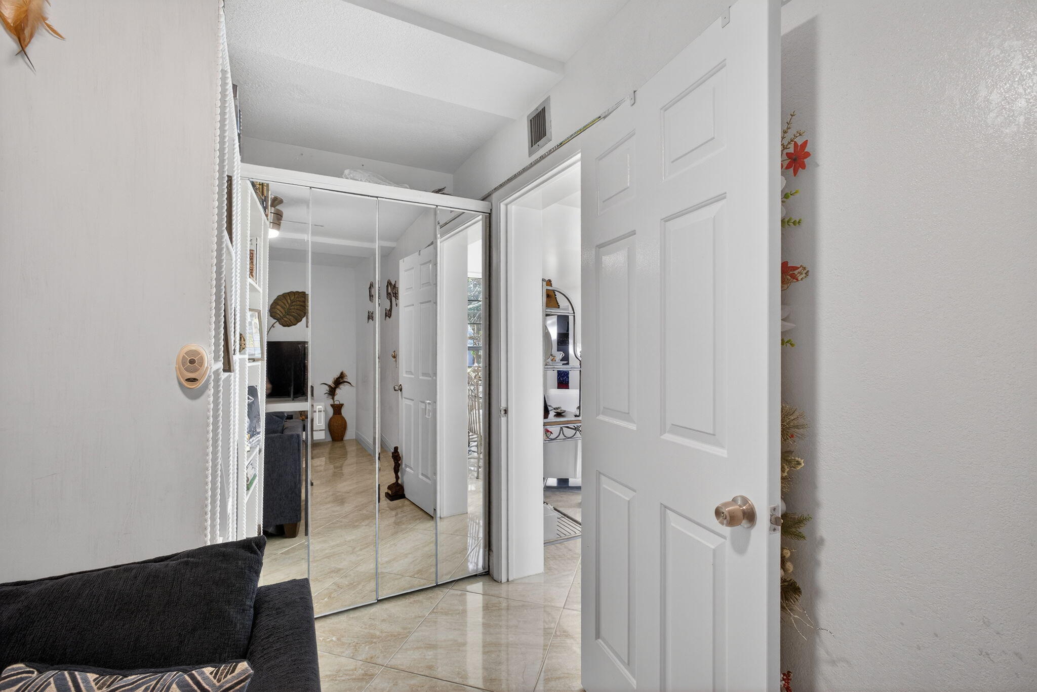 WHITEHALL CONDO OF THE LANDS OF THE PRESIDENT - Residential