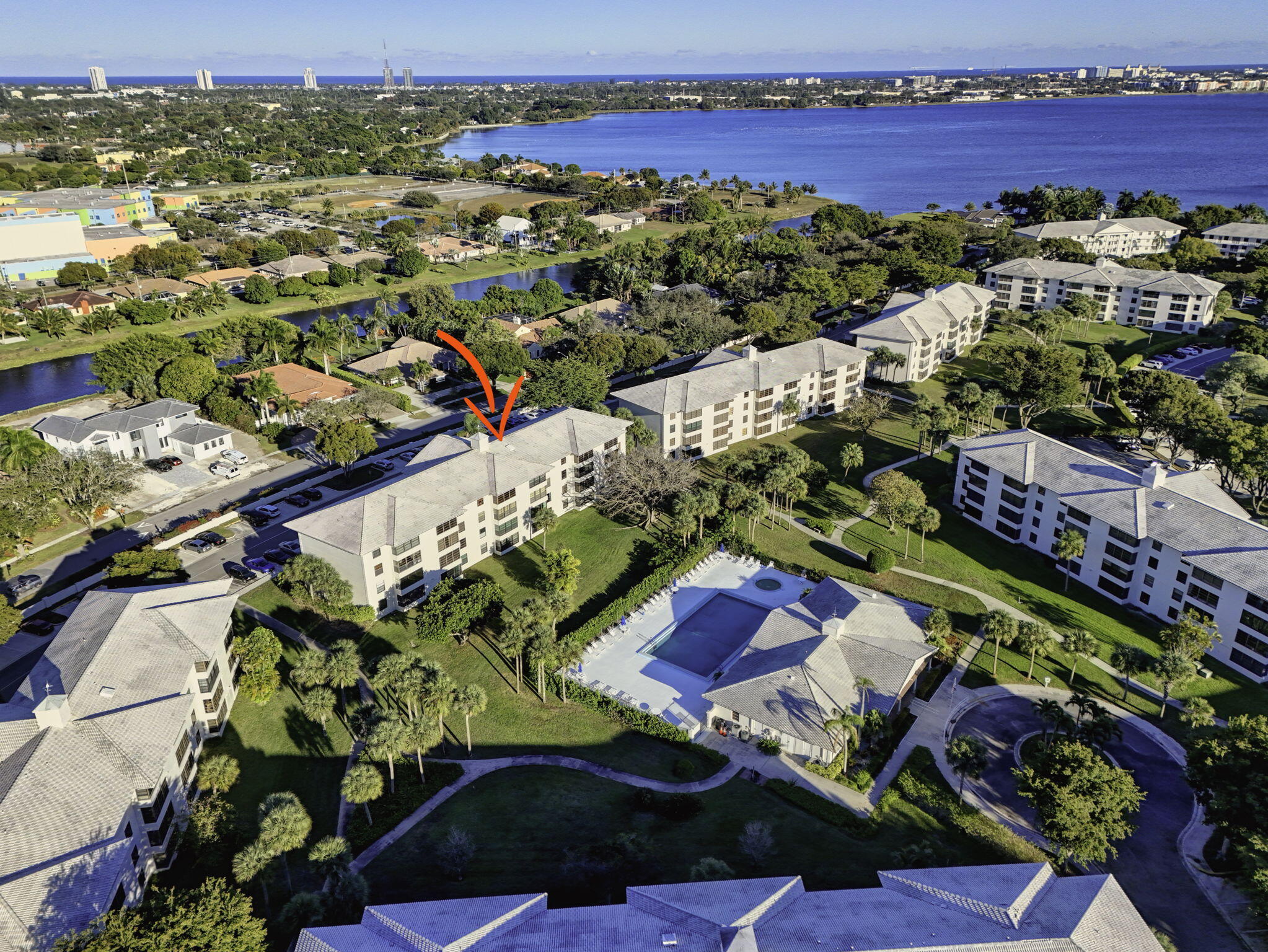 WHITEHALL CONDO OF THE LANDS OF THE PRESIDENT - Residential