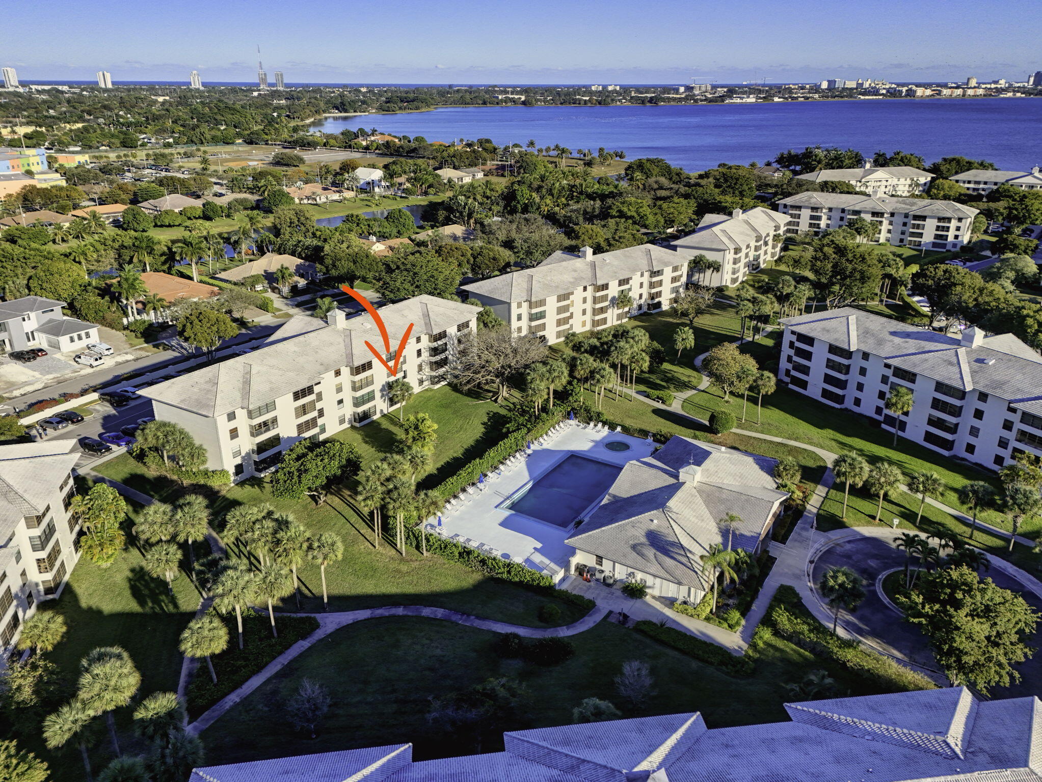 WHITEHALL CONDO OF THE LANDS OF THE PRESIDENT - Residential