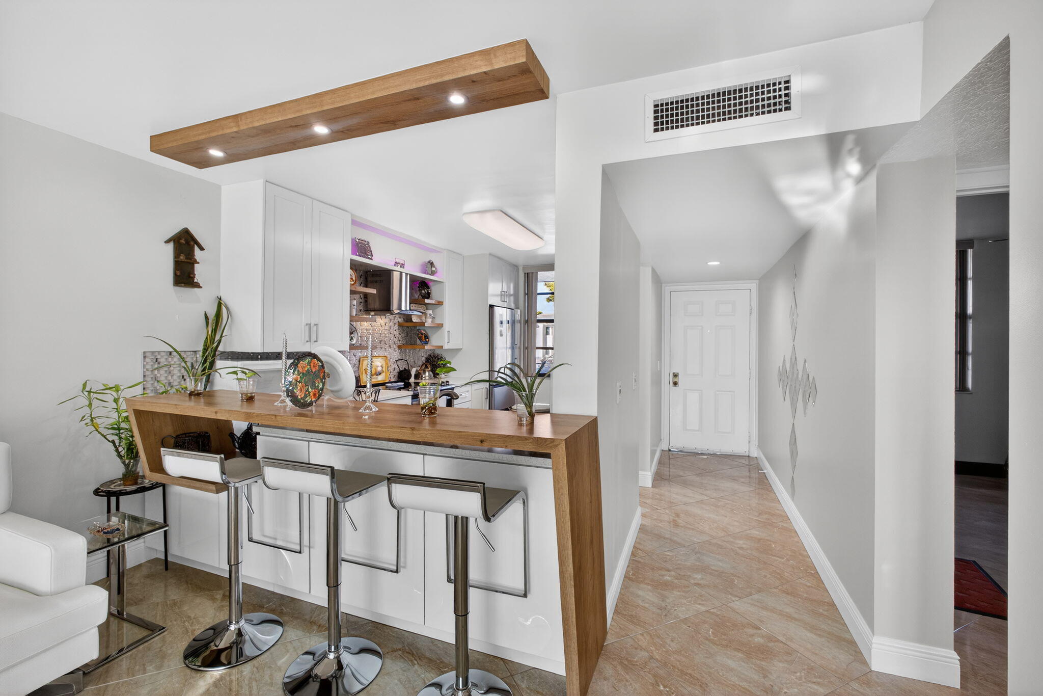 WHITEHALL CONDO OF THE LANDS OF THE PRESIDENT - Residential