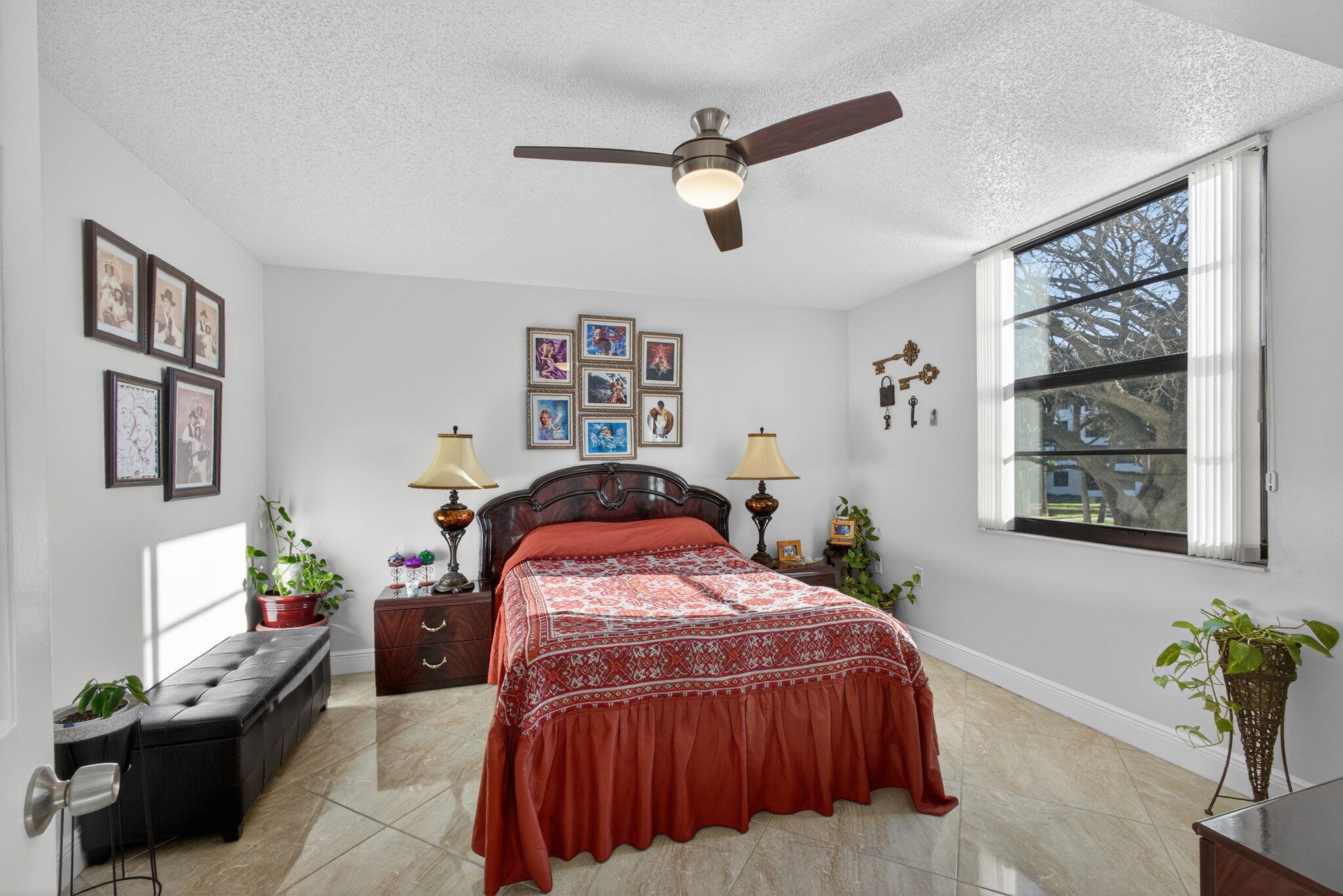 WHITEHALL CONDO OF THE LANDS OF THE PRESIDENT - Residential