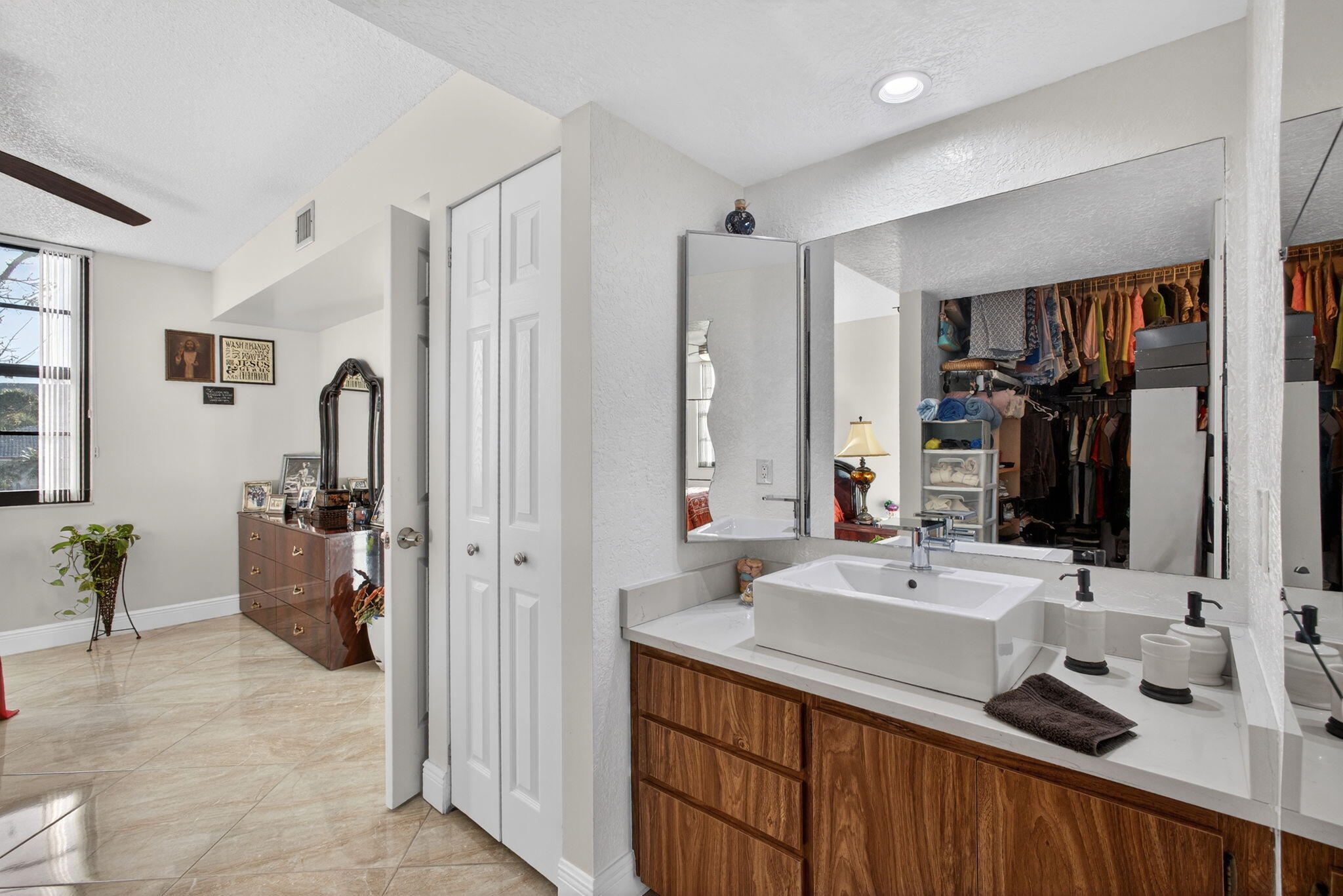 WHITEHALL CONDO OF THE LANDS OF THE PRESIDENT - Residential