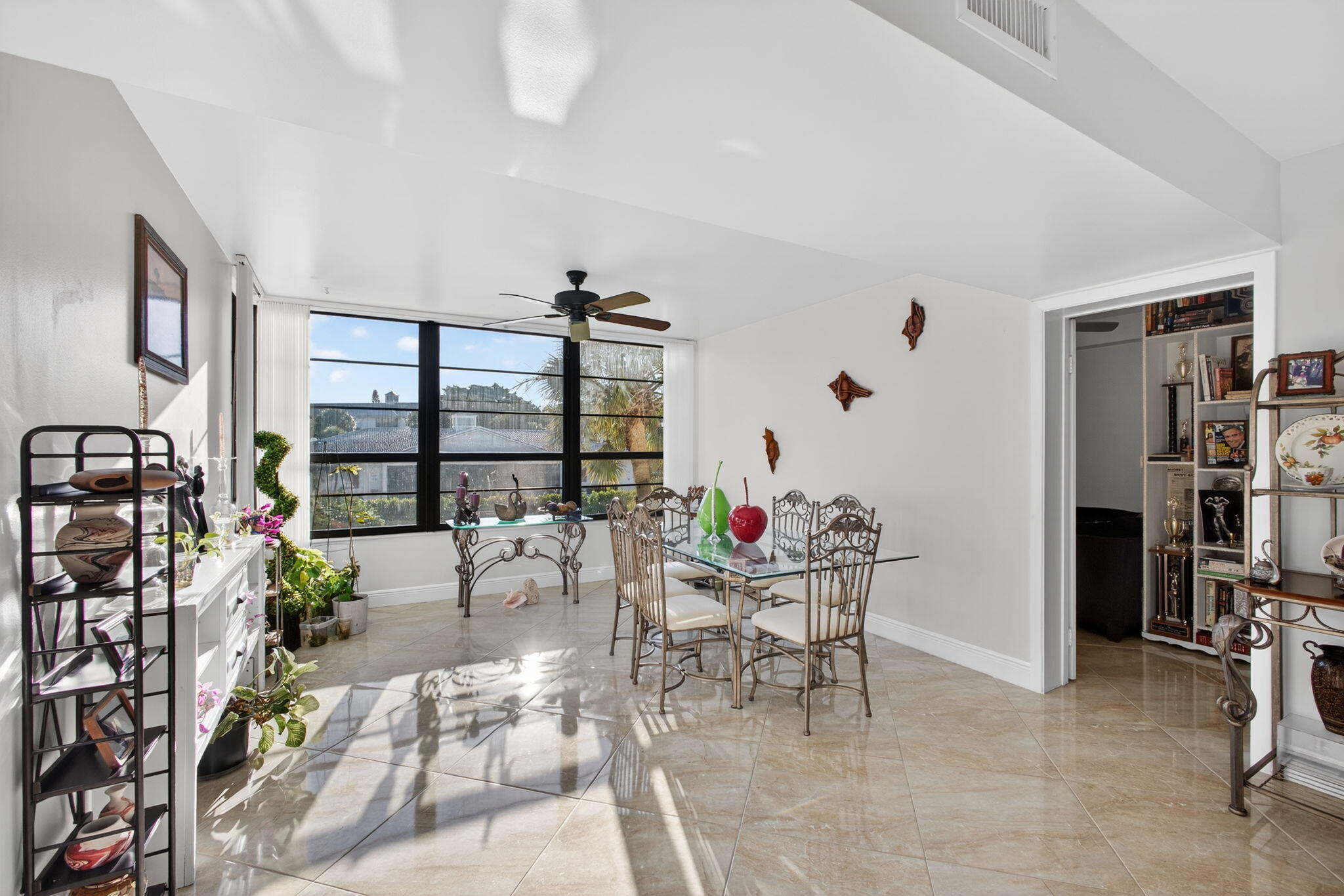 WHITEHALL CONDO OF THE LANDS OF THE PRESIDENT - Residential