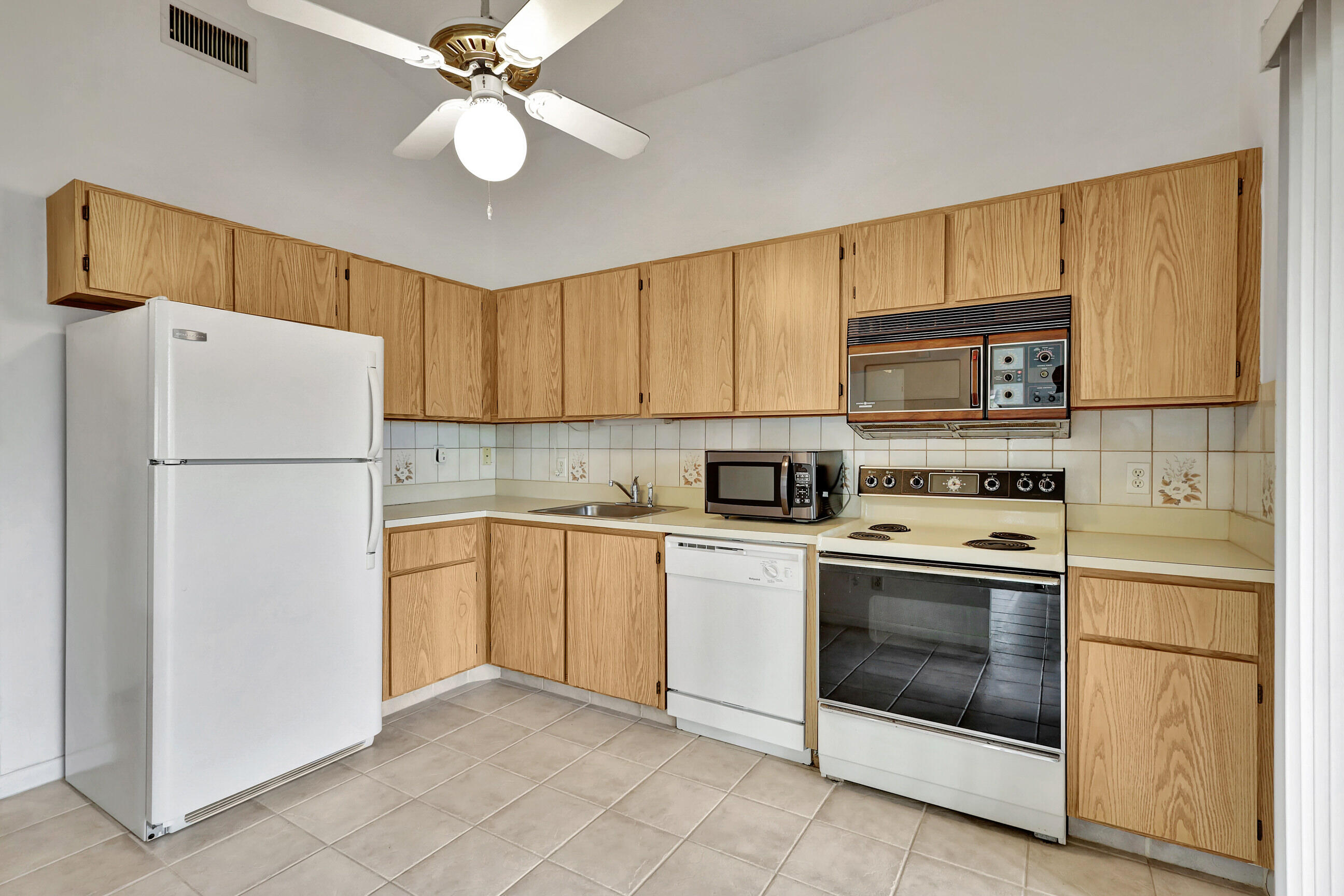 LAKESIDE GREEN 2 - Residential