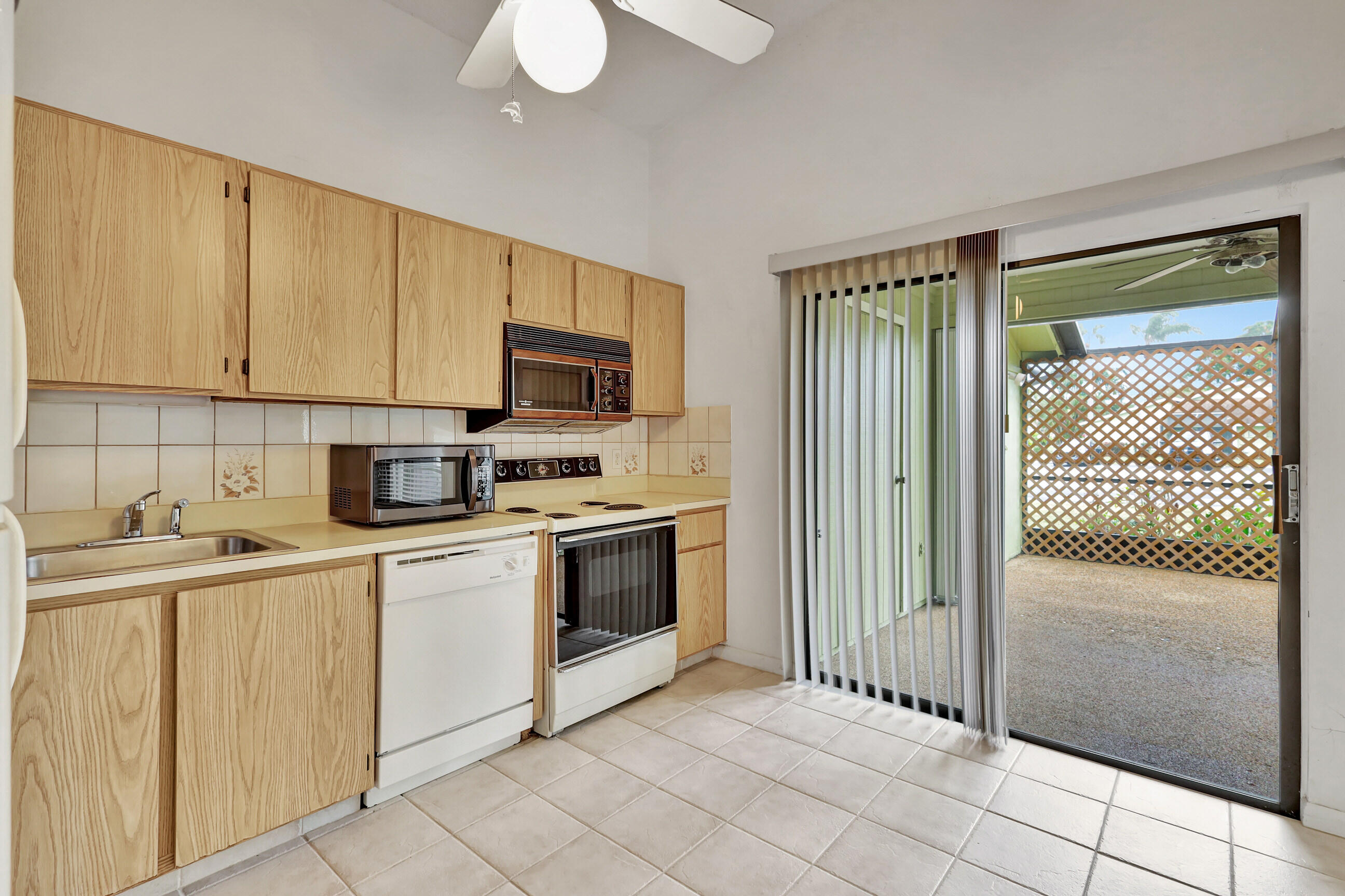 LAKESIDE GREEN 2 - Residential