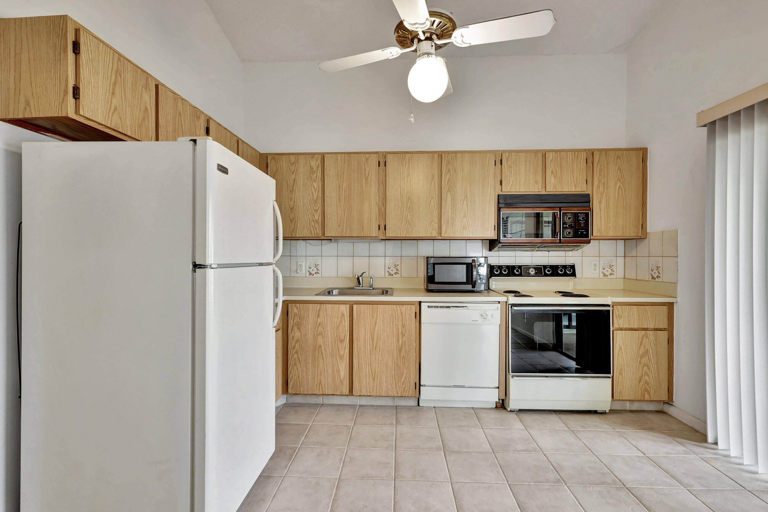 LAKESIDE GREEN 2 - Residential