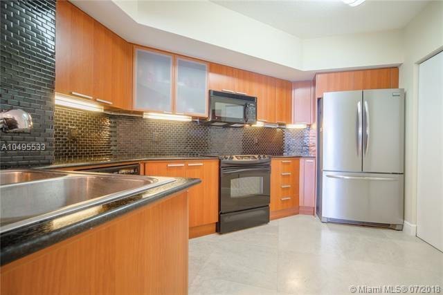 LA PERLA CONDO - Residential Lease