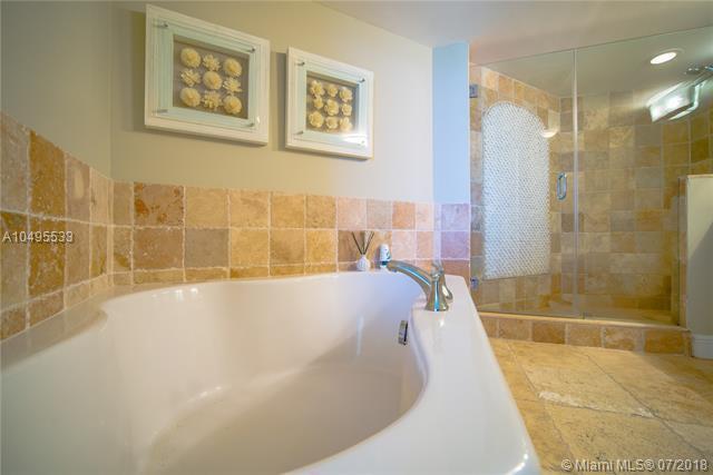 LA PERLA CONDO - Residential Lease