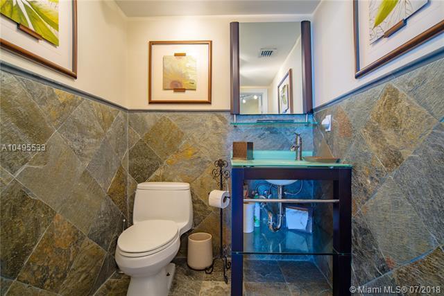 LA PERLA CONDO - Residential Lease