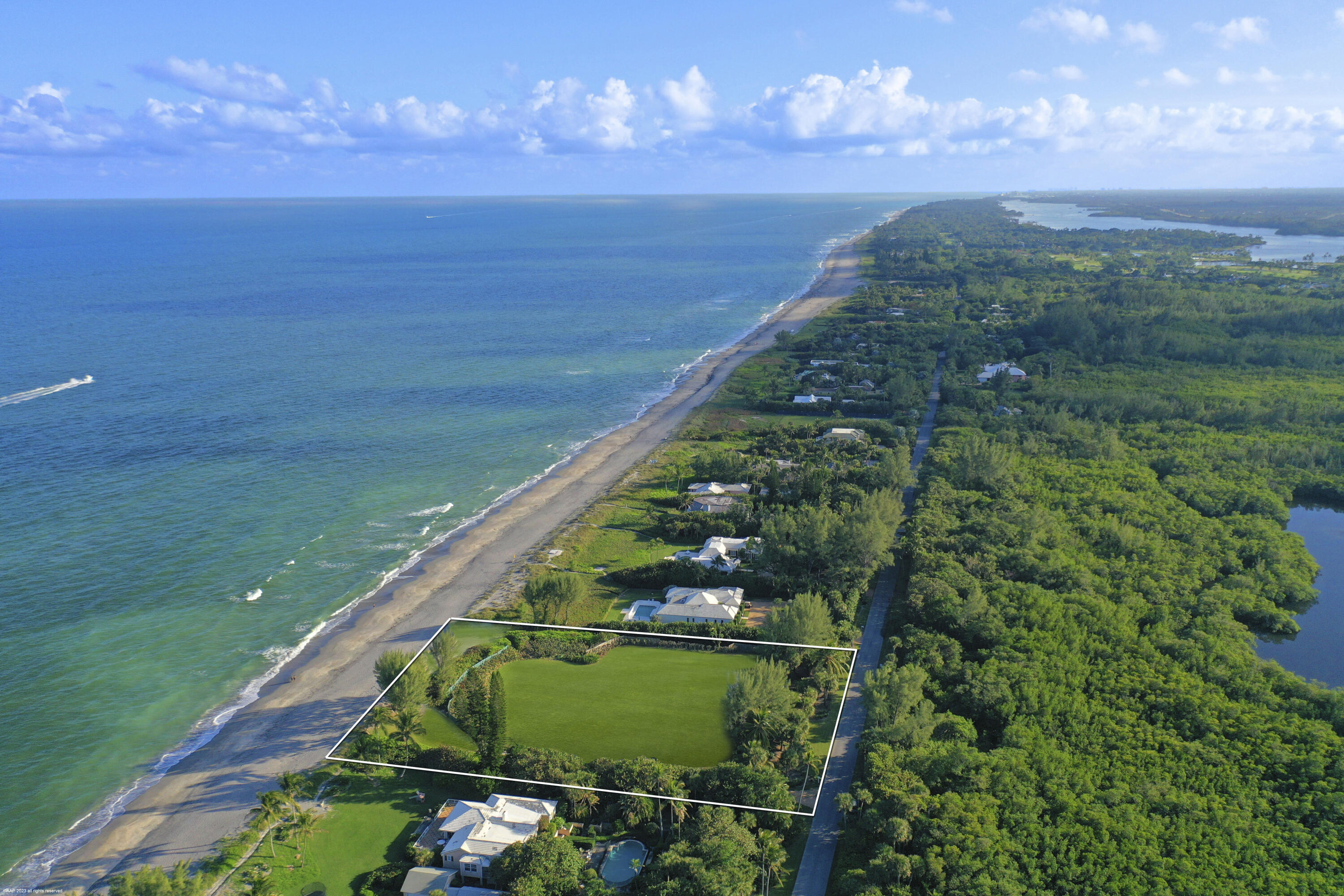 JUPITER ISLAND - Land