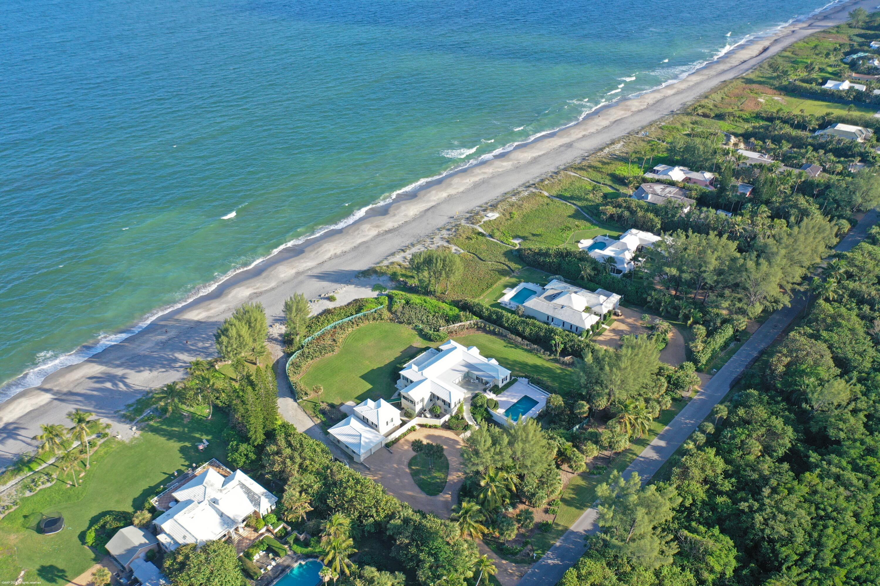 JUPITER ISLAND - Land