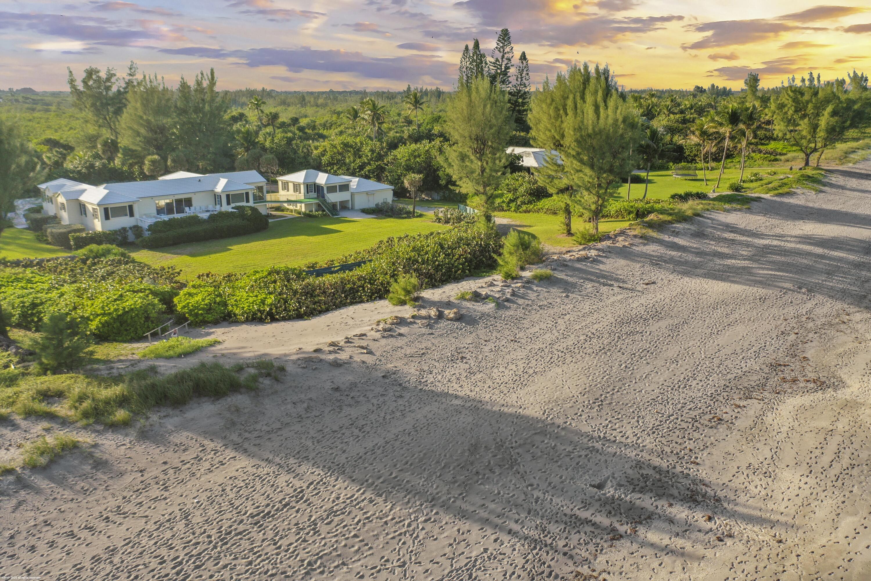 JUPITER ISLAND - Land