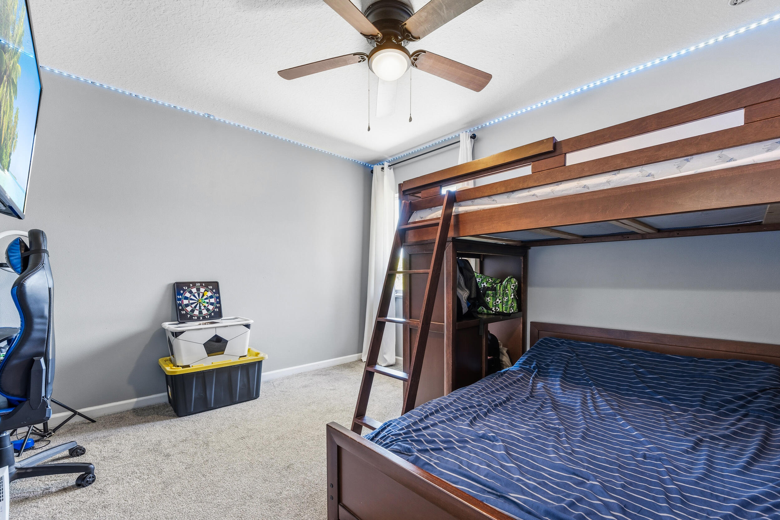 RIVER PLACE ON THE ST LUCIE NO 5 - Residential