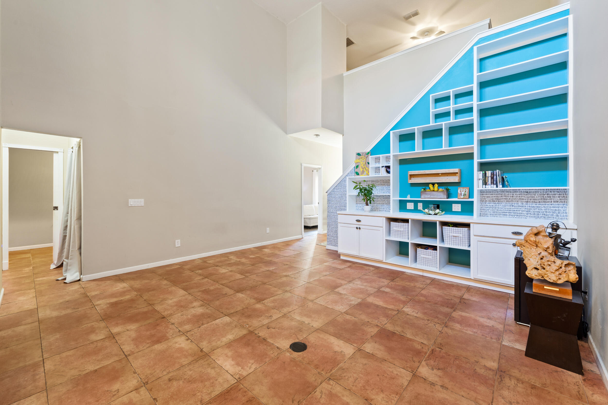 RIVER PLACE ON THE ST LUCIE NO 5 - Residential