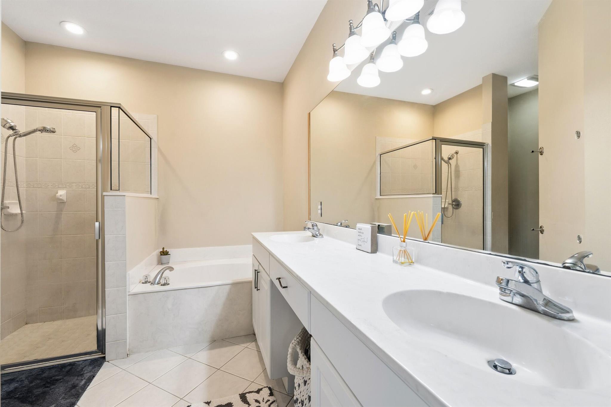 RIVER PLACE ON THE ST LUC - Residential