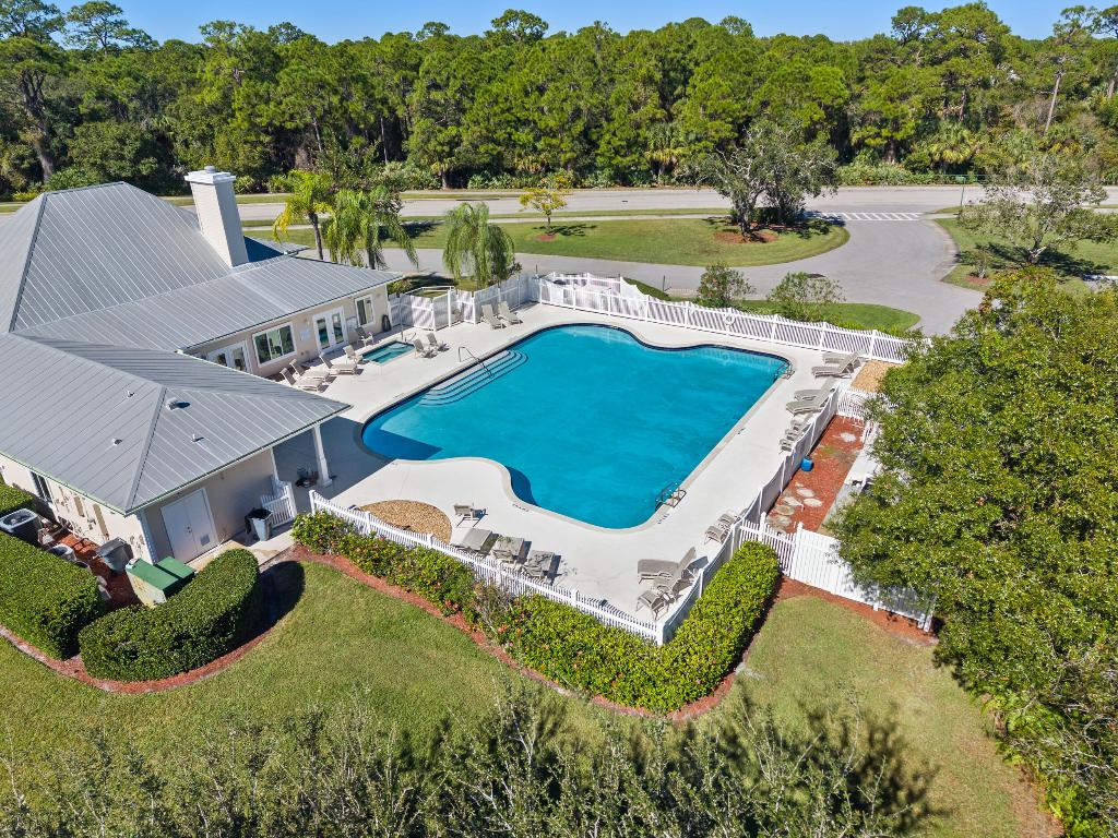 RIVER PLACE ON THE ST LUCIE NO 5 - Residential