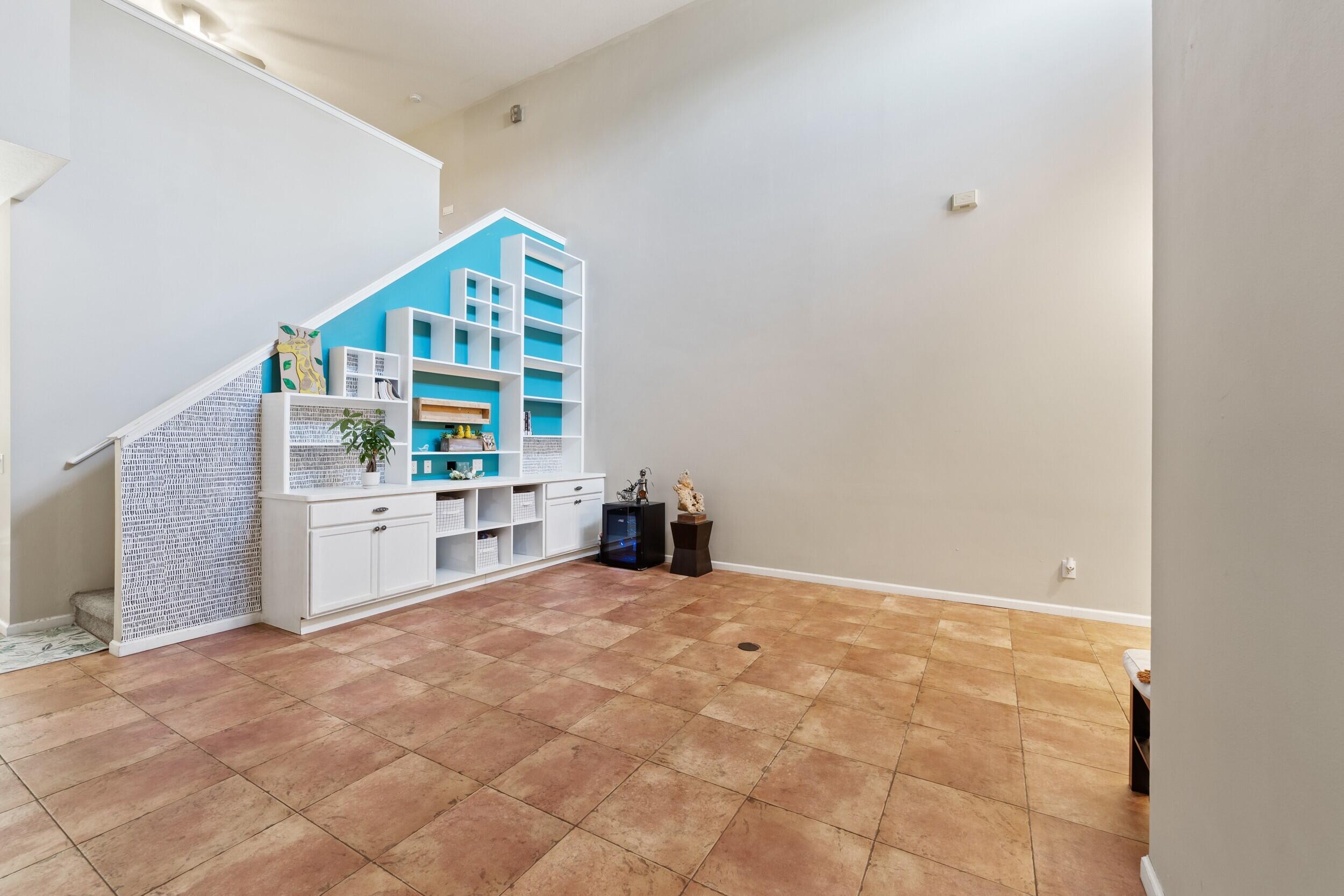 RIVER PLACE ON THE ST LUCIE NO 5 - Residential