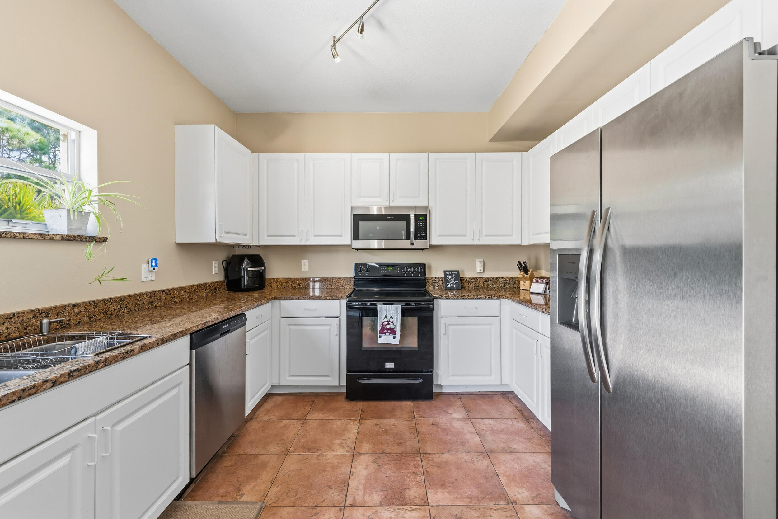 RIVER PLACE ON THE ST LUCIE NO 5 - Residential