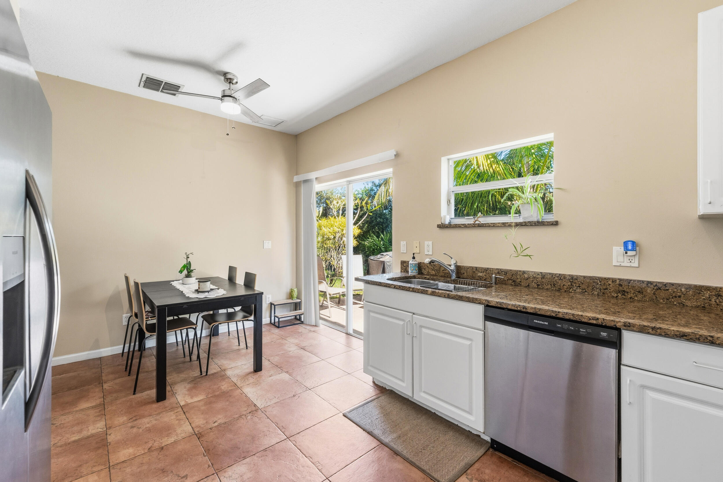 RIVER PLACE ON THE ST LUCIE NO 5 - Residential