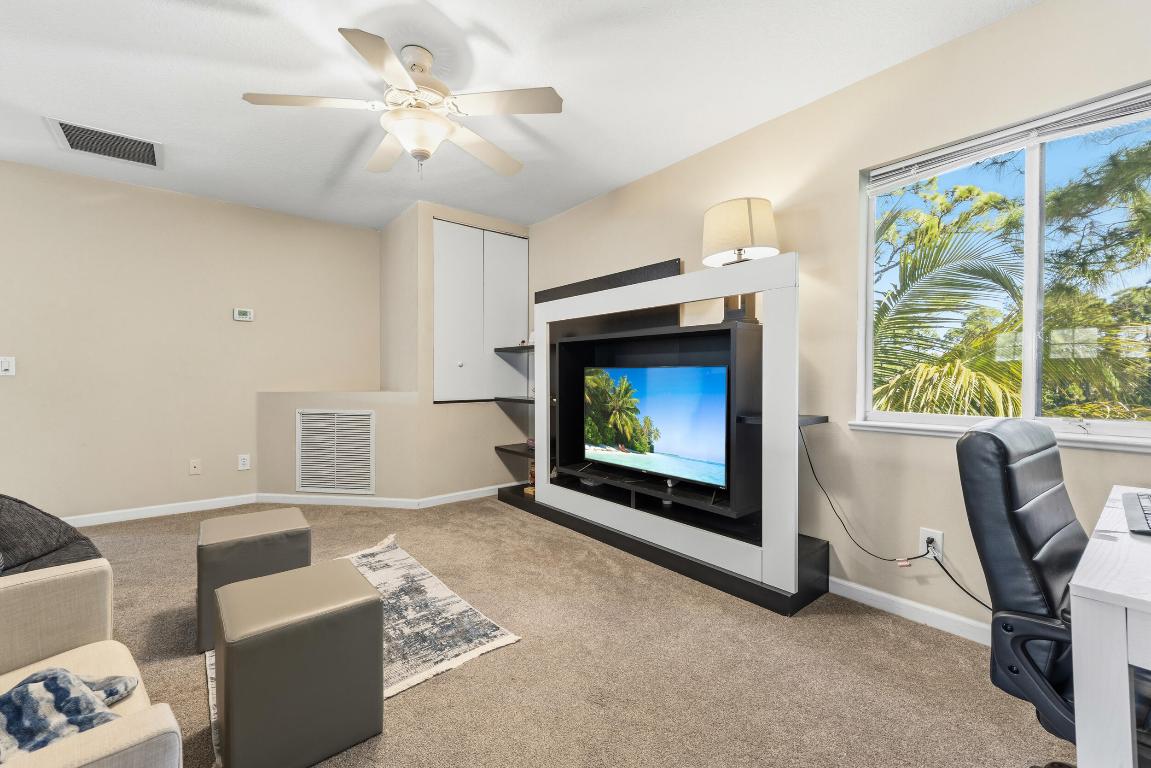 RIVER PLACE ON THE ST LUCIE NO 5 - Residential